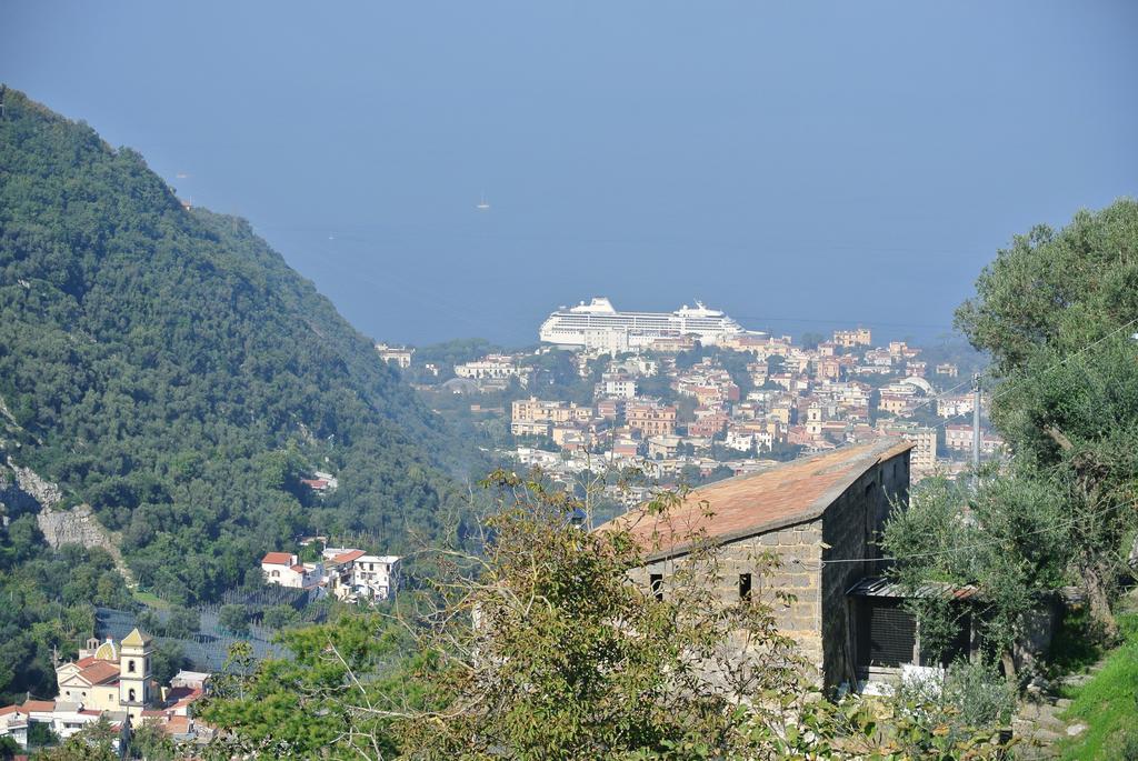 Casa Vacanze Villa San Francesco Sant'Angelo  Екстериор снимка